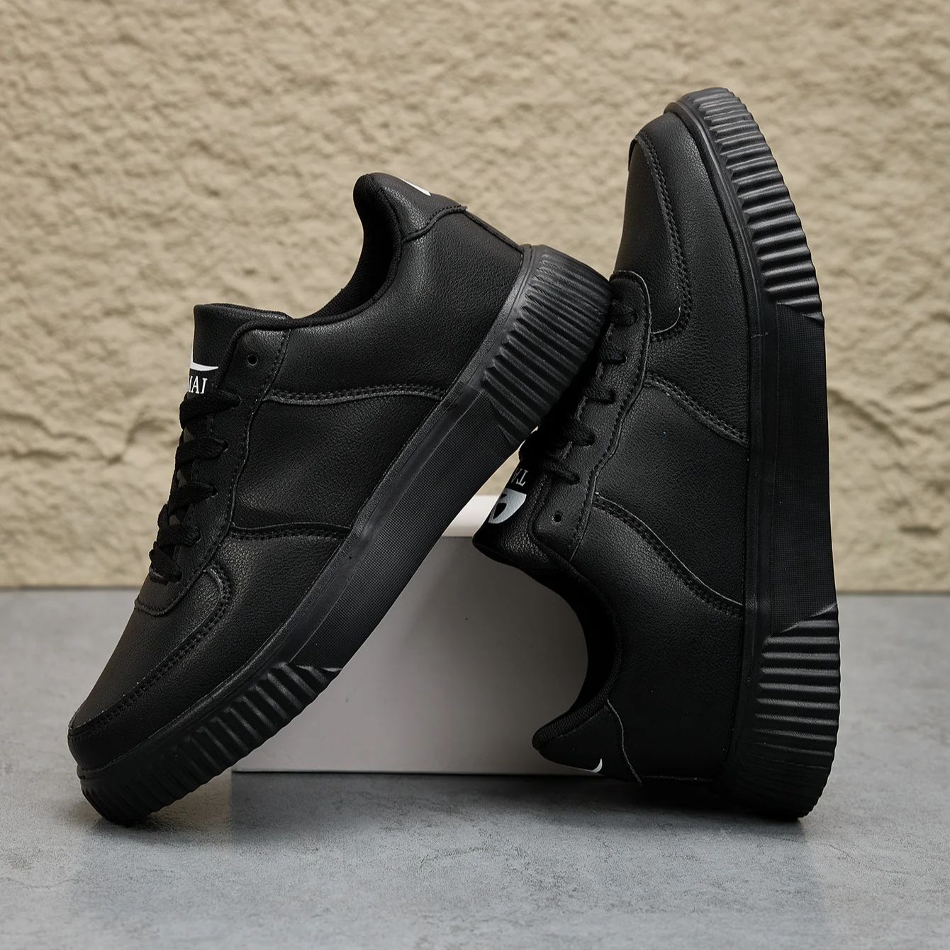 Men Outdoor Leather Shoes Flat - огляд і ціна Men'S Shoes Black And White