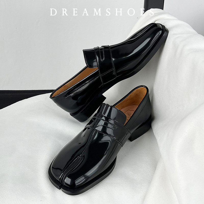 Tabi Shoes Slip On Loafer for  - огляд і ціна Men'S Shoes Hey Dude